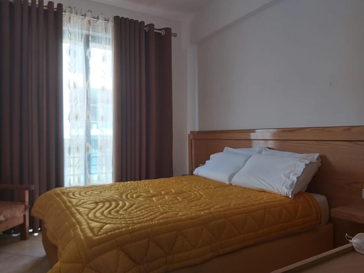 Flora Apartments ซารานเดอ ภายนอก รูปภาพ