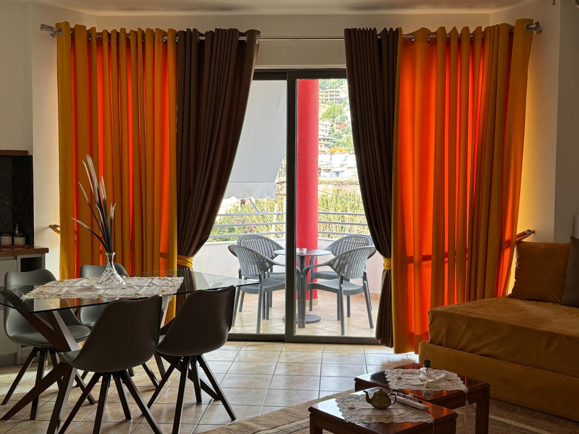 Flora Apartments ซารานเดอ ภายนอก รูปภาพ