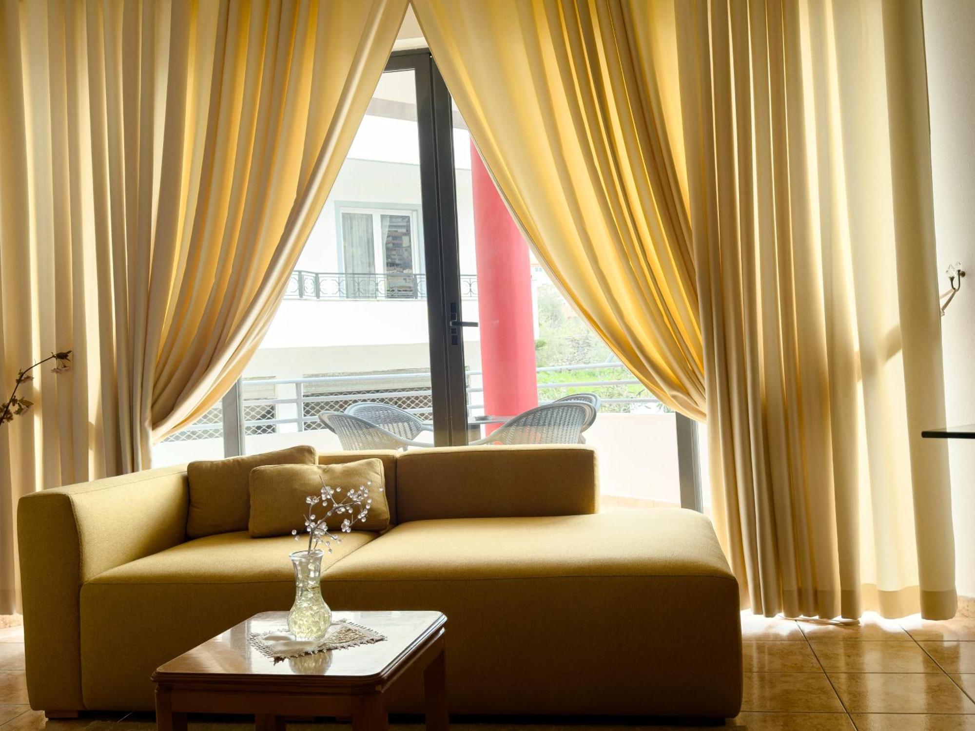Flora Apartments ซารานเดอ ภายนอก รูปภาพ