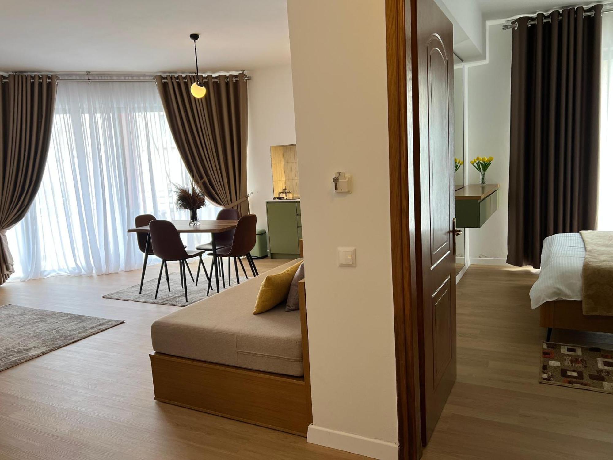 Flora Apartments ซารานเดอ ภายนอก รูปภาพ