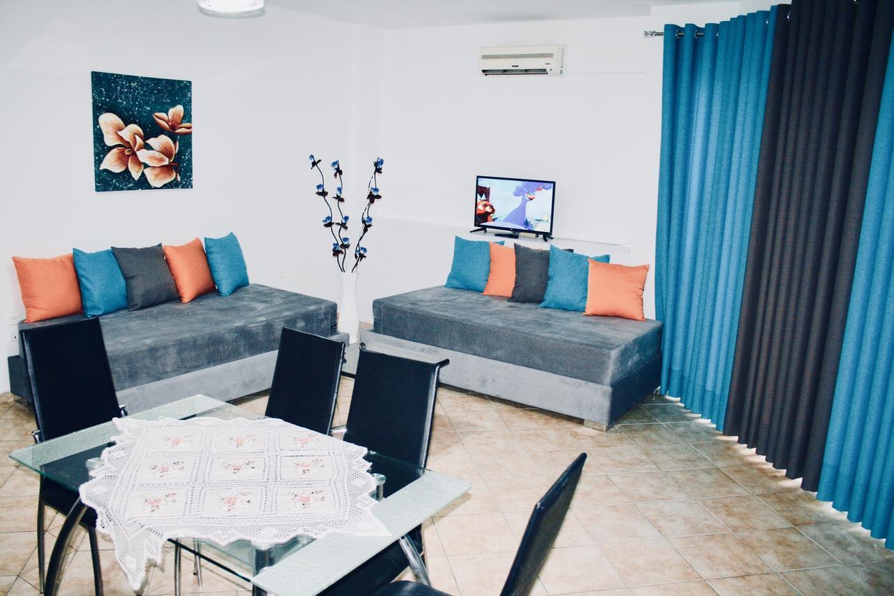 Flora Apartments ซารานเดอ ภายนอก รูปภาพ